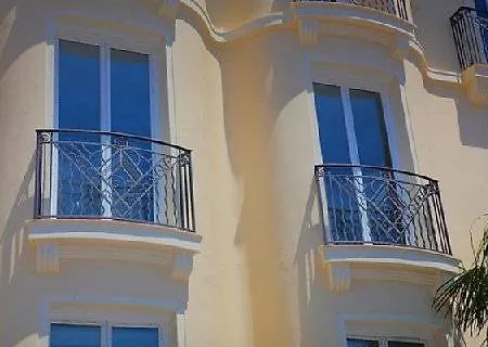 D'elsa Aparthotel 3*