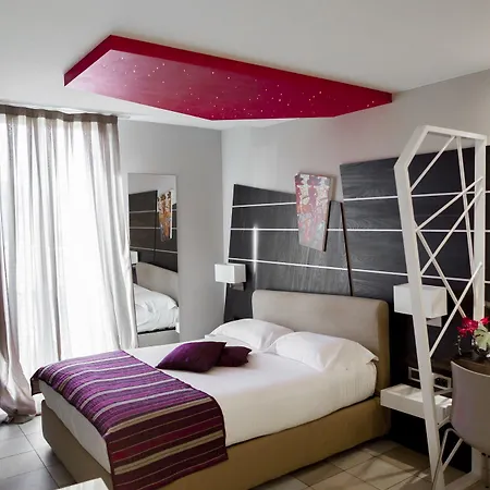 D'elsa Ζουάν λε Πιν