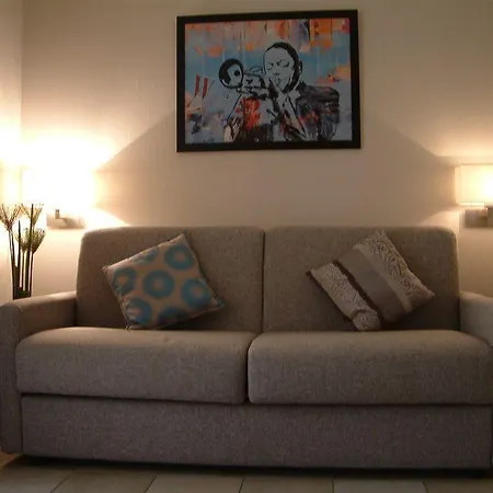 D'elsa Ζουάν λε Πιν