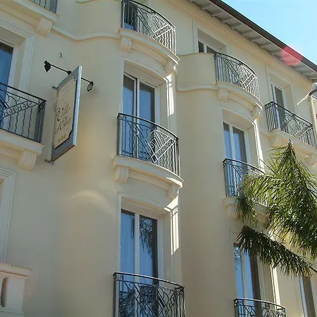 D'elsa Aparthotel 3*