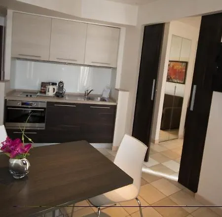 D'elsa Aparthotel 3*